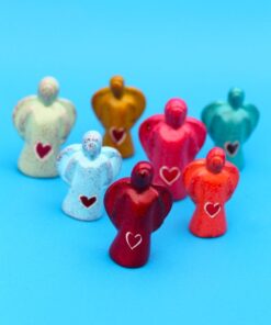 928 Kleiner bunter Engel mit Herz