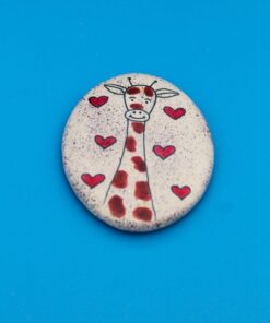 910 Oval Giraffe mit Herzen